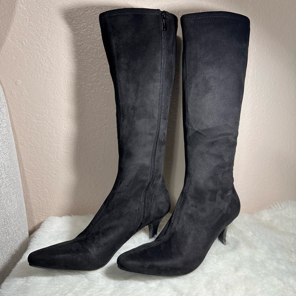 Impo Stretch Black Suede Heeled Knee-High Boots with Sleek Silhouette